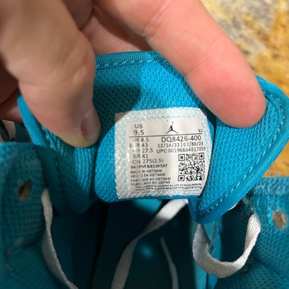 Jordan 1 Mid Aquatone size 9.5 - Picture 7 of 11